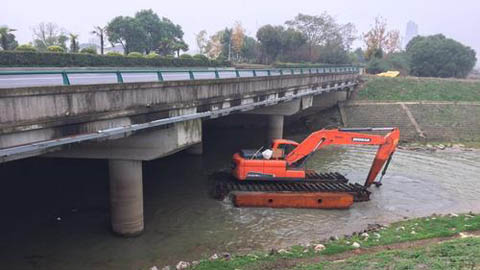 水陸挖掘機改裝