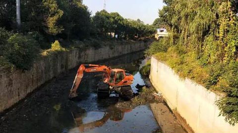 水陸挖掘機