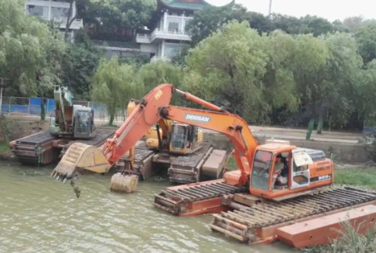 水陸挖掘機(jī)租賃