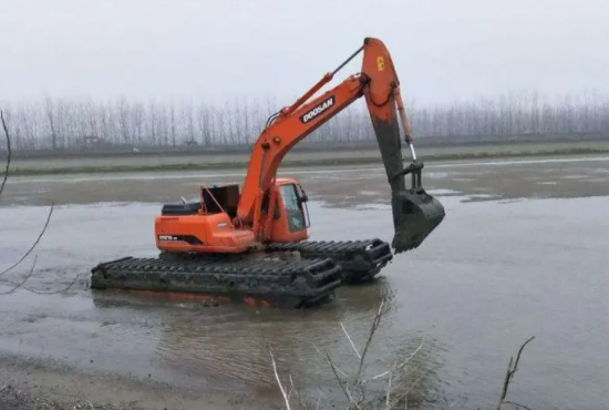 水陸挖掘機(jī)出租